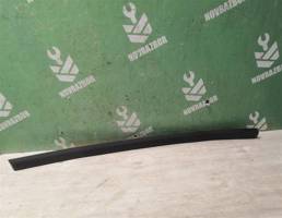 Молдинг передней левой двери для VW Golf 3 Vento 91-97  запчасти бу