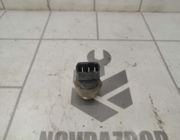 Датчик включения вентилятора для VW Golf 3 Vento 91-97  запчасти бу