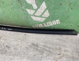 Уплотнитель стекла двери для VW Golf 4 Bora 97-05  запчасти бу