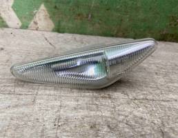 Повторитель на крыло правый белый для BMW X3 F25 2010-2017  запчасти бу