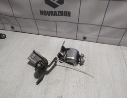 Петля двери для Suzuki SX4 2006-2013  запчасти бу