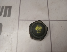 Крышка расширительного бачка для Renault Logan 2 14-18  запчасти бу