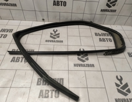 Уплотнитель стекла двери для Renault Logan 2 14-18  запчасти бу