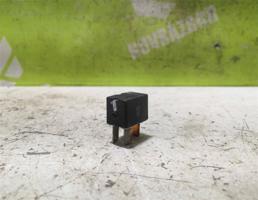 Реле для Toyota Corolla E12 2001-2006  запчасти бу