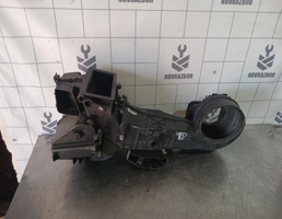 Корпус отопителя для Audi 80  90  B3  86-91  запчасти бу