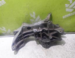 Кронштейн генератора для Audi A4 B5 94-00  запчасти бу