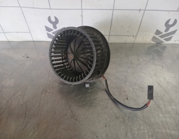 Моторчик печки для Audi 80  90  B3  86-91  запчасти бу