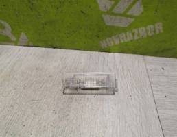 Плафон салонный для VW Passat B6 05-10  запчасти бу