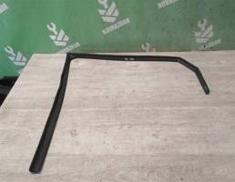 Уплотнитель стекла двери для Hyundai i30 12-17  запчасти бу