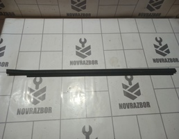 Накладка стекла заднего правого для Ford Focus 1 1998-2004  запчасти бу