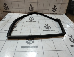 Уплотнитель стекла двери для Volvo 440 1992-1994  запчасти бу