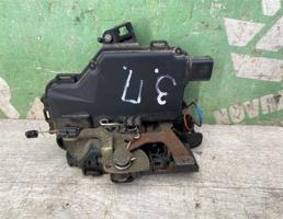 Замок двери задней правой для VW Golf 4 Bora 97-05  запчасти бу