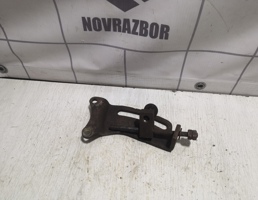 Кронштейн ролика-натяжителя руч. ремня для Mazda 626 (GE) 1992-1997  запчасти бу