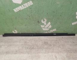 Накладка стекла заднего правого для Ford Focus 1 1998-2004  запчасти бу