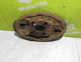 Щит опорный задний левый для Renault Laguna 94-99  запчасти бу