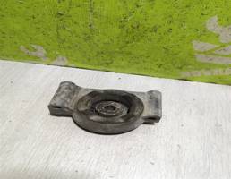 Опора КПП левая для Audi 80  90  B3  86-91  запчасти бу