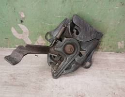 Замок капота для Mazda 626 (GE) 1992-1997  запчасти бу