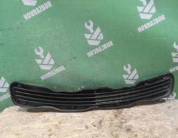 Решетка в капот для Mercedes Benz W210 E-class 1995-2000  запчасти бу