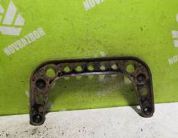 Кронштейн передней балки для Mercedes Benz W210 E-class 1995-2000  запчасти бу