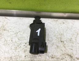 Датчик включения стопсигнала для VW Passat  B3  1988-1993  запчасти бу