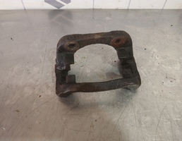 Скоба суппорта переднего для Renault Clio 2 Symbol 1998-2008  запчасти бу