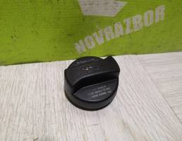 Крышка маслозаливной горловины для VW Polo 94-99  запчасти бу