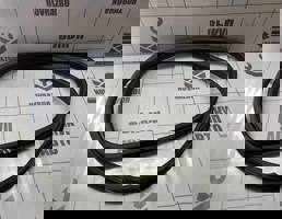 Уплотнитель двери для Peugeot 307 2001-2008  запчасти бу