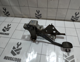 Педаль тормоза для Renault Clio 3  2005-2012  запчасти бу