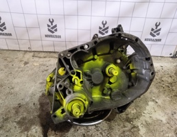 МКПП механическая коробка для Volvo 440 1992-1994  запчасти бу