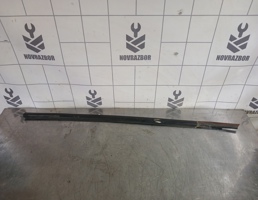 Уплотнитель стекла двери для Mazda 323 BA 94-98  запчасти бу