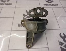 Опора двигателя правая для Opel Zafira A 99-05  запчасти бу