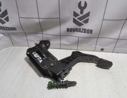 Педаль сцепления для VW Golf 4 Bora 97-05  запчасти бу