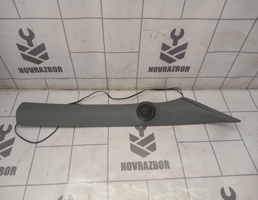 Накладка лобового стекла правая для Audi A6 (C4) 1994-1997  запчасти бу