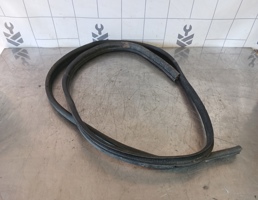 Уплотнитель двери для Renault Logan 2005-2014  запчасти бу