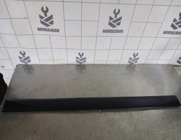 Молдинг передней левой двери для Audi A6 (C4) 1994-1997  запчасти бу