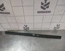 Молдинг стекла для Fiat Punto 2 (188) 99-10  запчасти бу