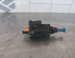 Датчик включения стопсигнала для Opel Vectra B 1999-2002  запчасти бу