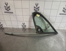 Стекло двери передней левой (форточка) для Peugeot 307 2001-2008  запчасти бу