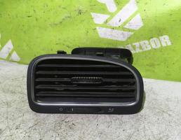 Дефлектор воздушный для VW Golf 6 09-12  запчасти бу