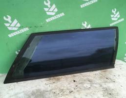 Стекло кузовное глухое правое для VW Passat  B3  1988-1993  запчасти бу