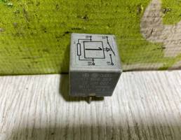 Реле для VW Golf 3 Vento 91-97  запчасти бу