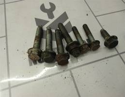 Болт для Skoda Octavia A4 1U 2000-2011  запчасти бу