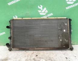 Радиатор основной для Renault Scenic 96-99  запчасти бу