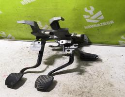 Блок педалей для Audi 80  90  B3  86-91  запчасти бу