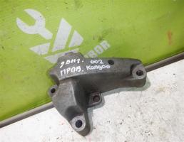 Кронштейн двигателя правый для Renault Kangoo 97-03  запчасти бу