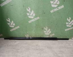 Уплотнитель стекла двери для LADA VESTA 15-19  запчасти бу