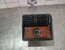 Дефлектор воздушный для Audi A6 (C4) 1994-1997  запчасти бу