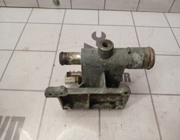 Фланец двигателя системы охлаждения для Ford Focus 2 05-08  запчасти бу