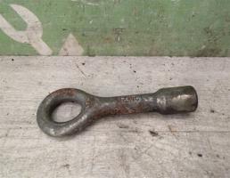 Крюк буксировочный для Fiat Punto 1(176) 93-99  запчасти бу