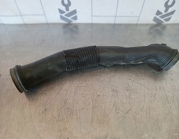 Патрубок воздушного фильтра для Audi A6 (C4) 1994-1997  запчасти бу